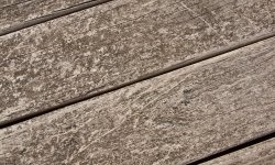 Что такое выветривание древесины и как защитить от него стройматериал