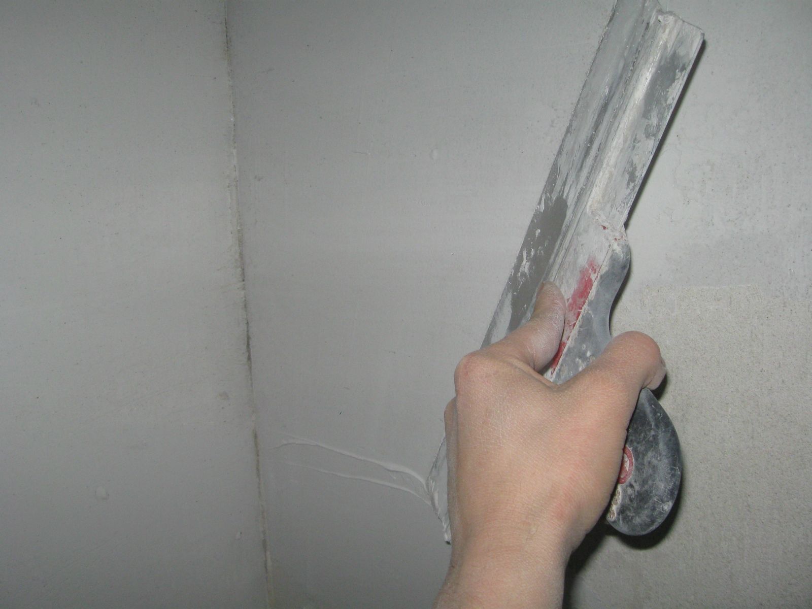 Шпаклевание стен под окрашивание: простые шаги и советы для своевременного ремонта