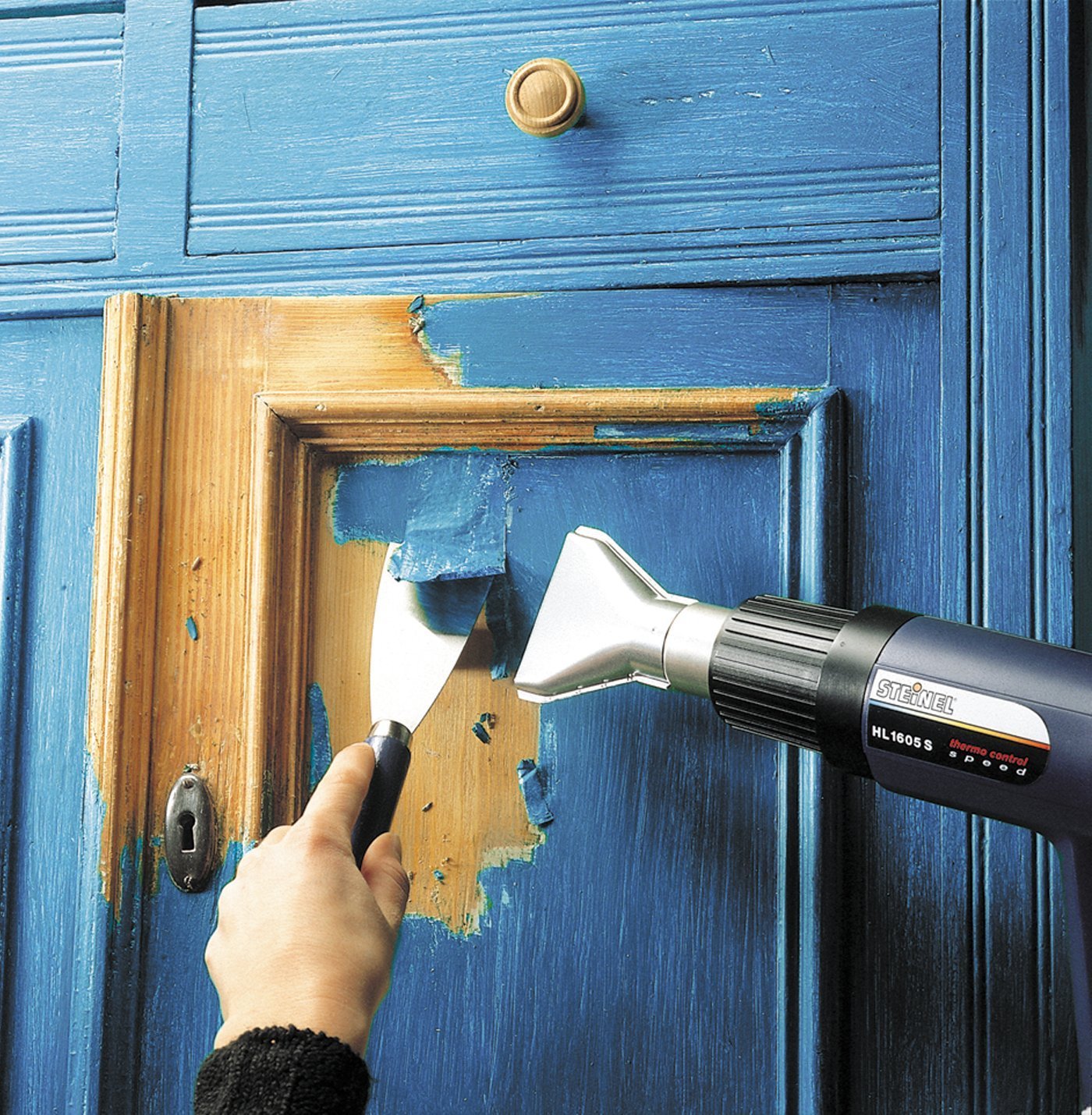 Реставрация двери своими руками. Окраска деревянных дверей. Окраска деревянных дверей межкомнатных. Краска для деревянных дверей межкомнатных. Перекраска деревянных дверей.