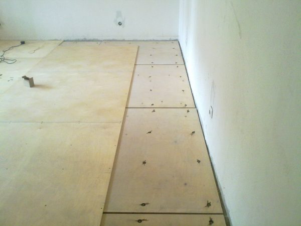 Виды подложек для ламината на бетонный пол и правила укладки