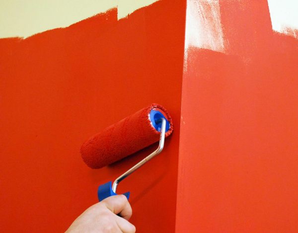 Как избавиться от подтеков краски на стене
