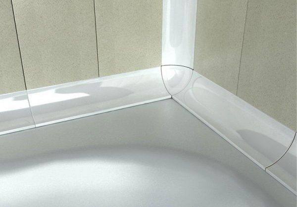 Пластиковый плинтус в ванной
