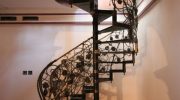 Кованые лестницы – монументальная красота, застывшая в металле